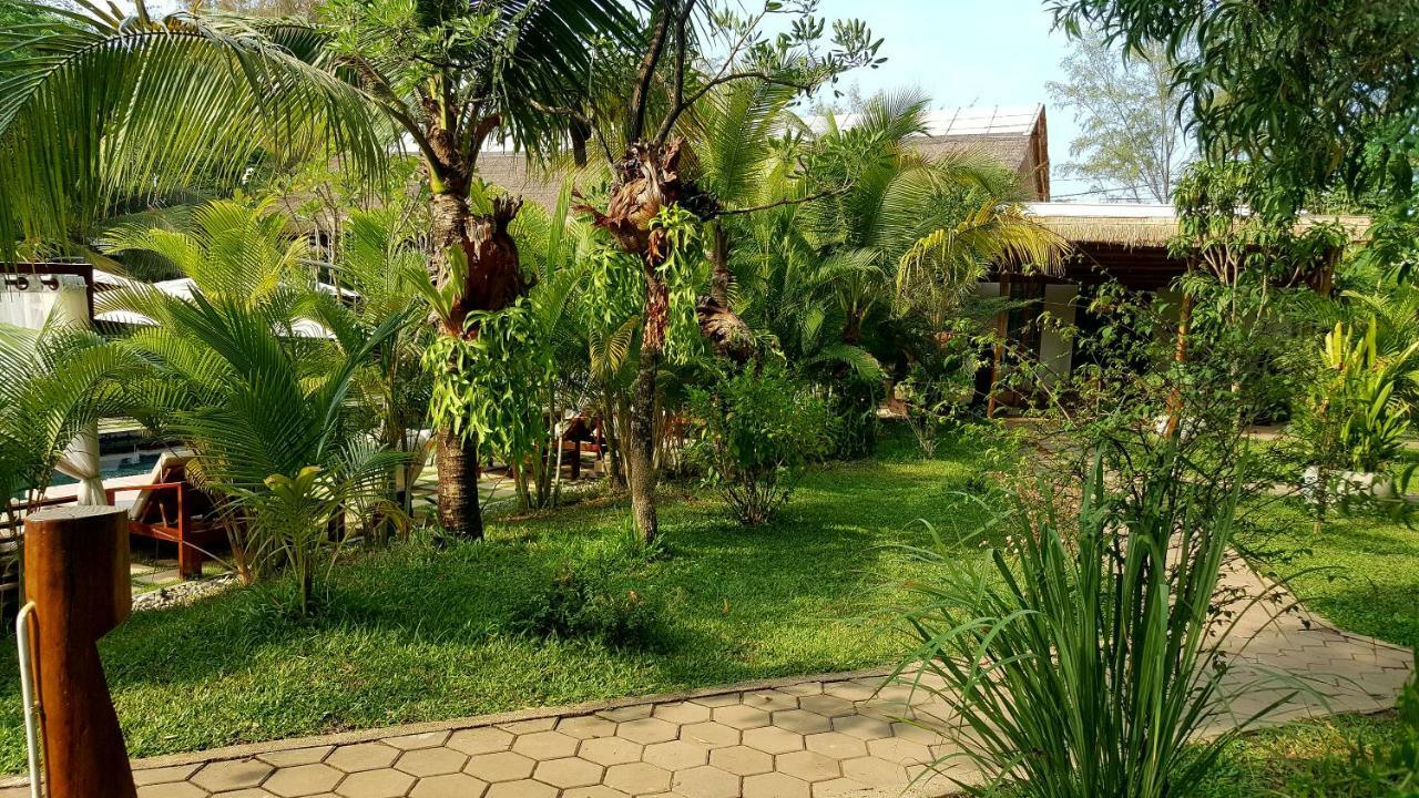 Sahaa Beach Resort Sihanoukville Exteriör bild